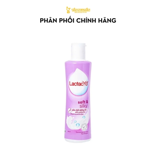 Dung Dịch Vệ Sinh Phụ Nữ Lactacyd  Soft & Silky 250ml